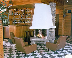 Winterurlaub Ch�tel: Bar & offener Kamin