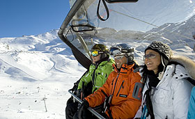 ischgl_skifahren_gondel.jpg - active sports reisen