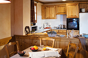 Chalets du Soleil: Beispiel K�chenzeile