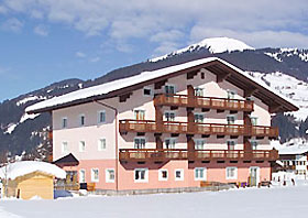 sc_wilderkaiser_aussen.jpg - active sports reisen